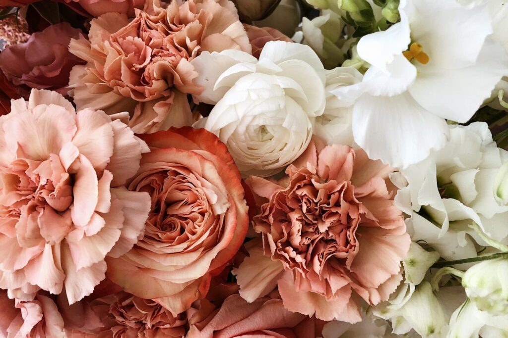 Rustic pink flowers for a perfect fall wedding.